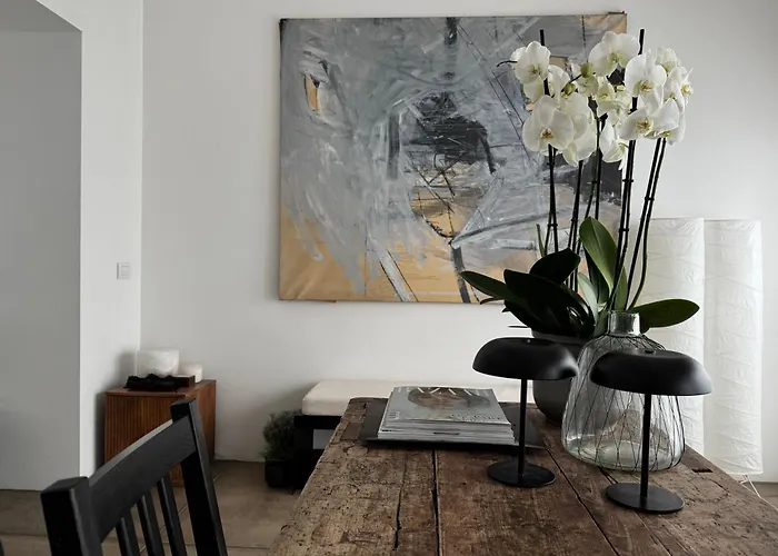 Urban Retreat Minutes Away From Duomo Cathedral *